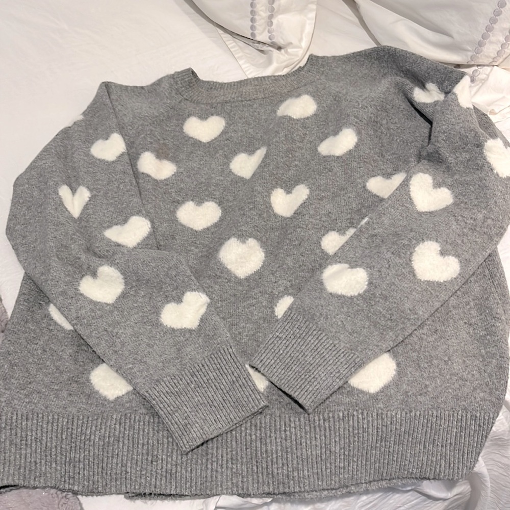 Valentines Day sweater, super soft and comfy, adorable Loft, Lou & Grey
